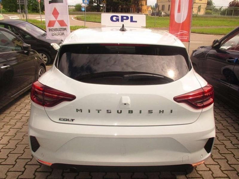 Nuova Mitsubishi Colt Invite 101 CV (74 kW) 2026 Bianco Utilitaria
