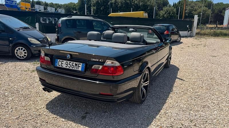 Begagnad BMW 318 Cabriolet 143 HK (105 kW) 2003 Svart Cab