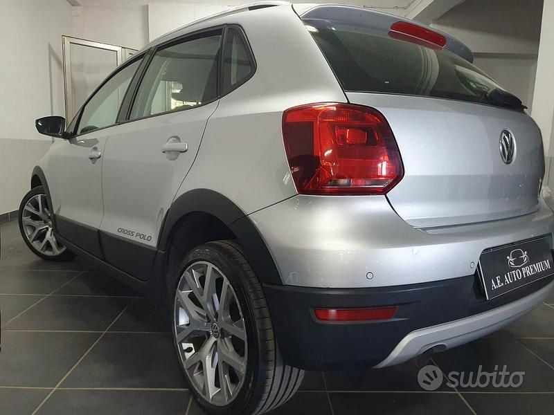Usata VW Polo Cross 90 CV (66 kW) 2016 Grigio Utilitaria
