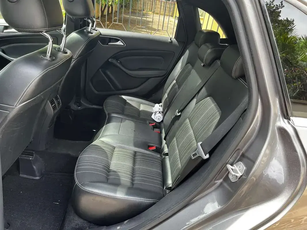 Usata Mercedes B200 Premium 136 CV (100 kW) 2013 Grigio Utilitaria