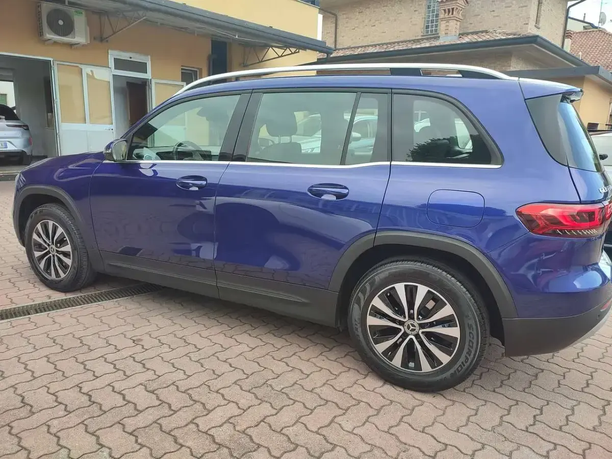 Usata Mercedes GLB220 190 CV (139 kW) 2023 Blu/azzurro SUV