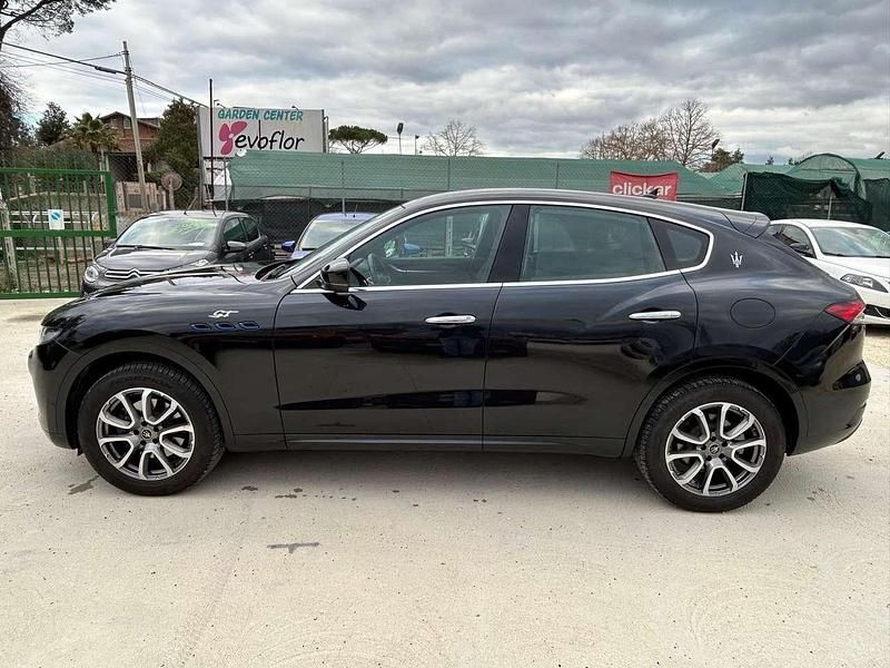 Begagnad Maserati Levante GT 330 HK (242 kW) 2022 Svart SUV