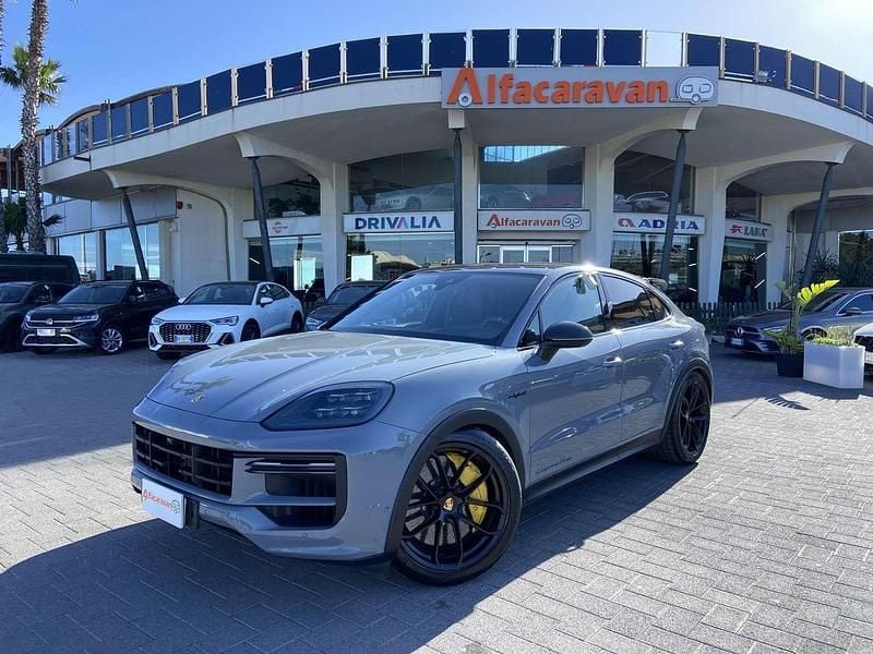 Usata Porsche Cayenne Turbo 600 CV (441 kW) 2024 Grigio SUV