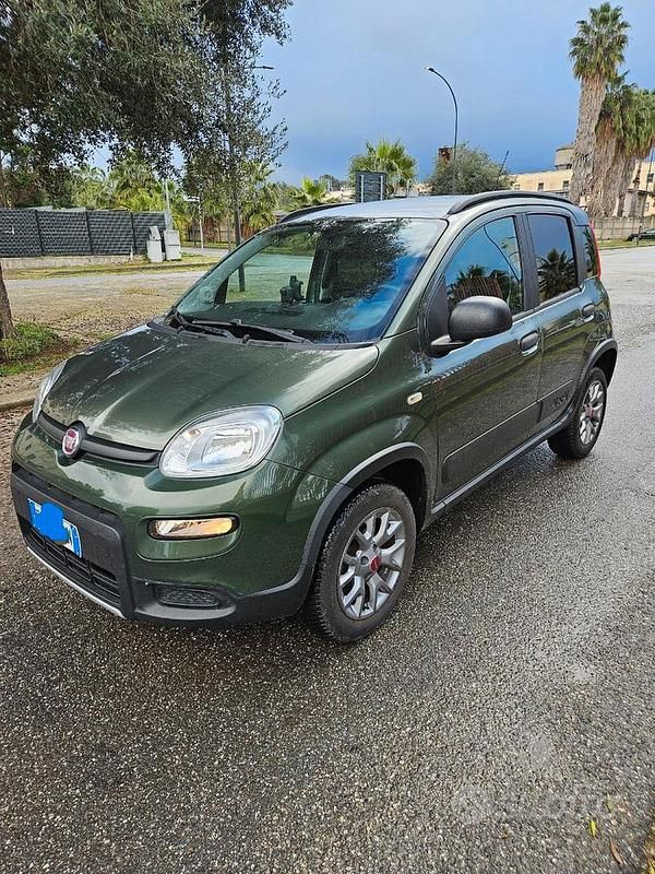 Verde Usata 2018 Fiat Panda 4x4 Due volumi | 9999 € (Ottimo prezzo) - Immagine 1/4