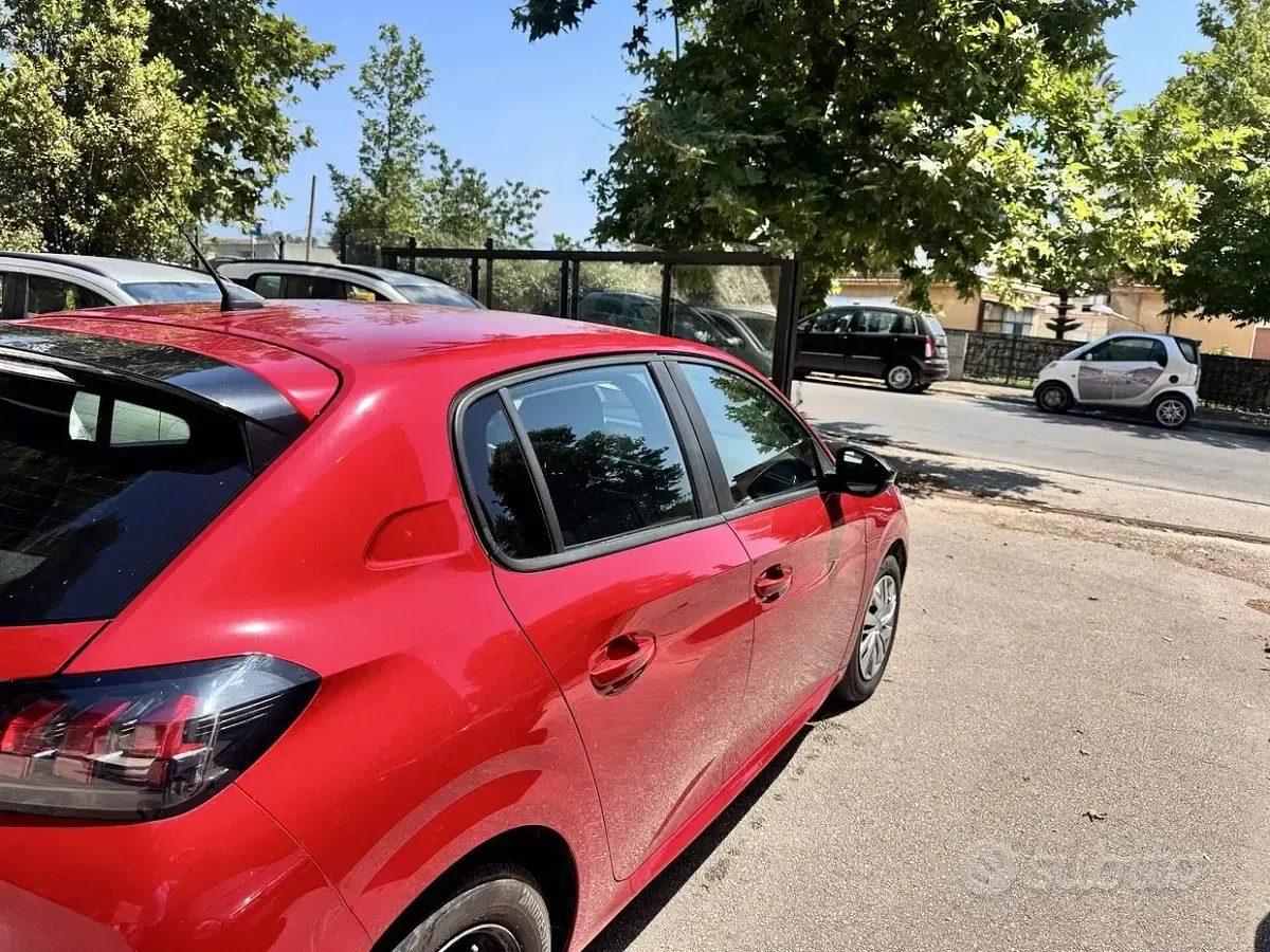 Usata Peugeot 208 Allure 102 CV (75 kW) 2022 Rosso Utilitaria