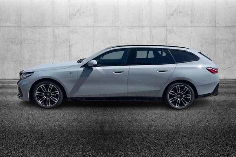 Usata BMW 540 M Sport 286 CV (210 kW) 2024 Grigio Station wagon