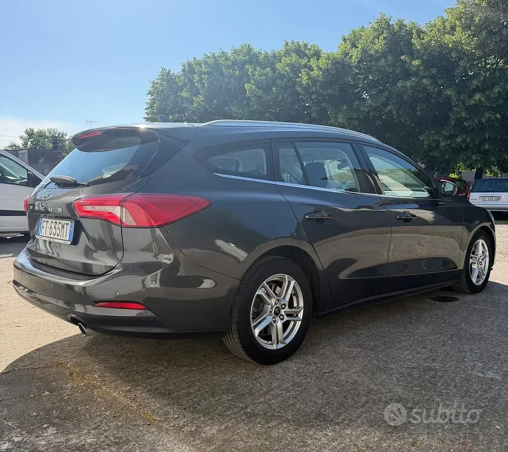 Usata Ford Focus Vignale 120 CV (88 kW) 2018 Grigio Station wagon
