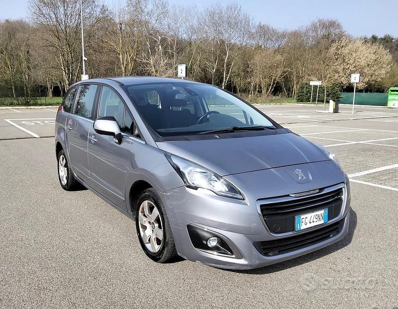 Usata Peugeot 5008 Allure 120 CV (88 kW) 2016 Grigio Station wagon