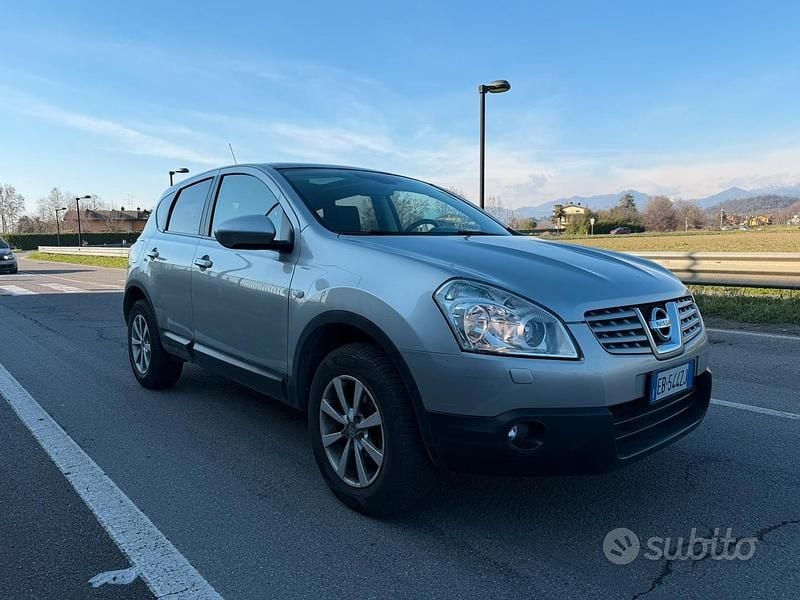 Usata Nissan Qashqai Tekna 150 CV (110 kW) 2010 Grigio SUV