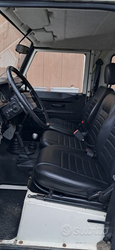 Usata Land Rover Defender 86 CV (63 kW) 1987 Bianco SUV