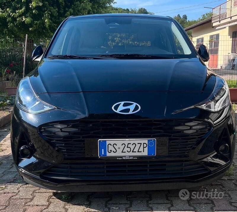 Usata 2024 Hyundai i10 Utilitaria | 14.000 € (Buon prezzo) - Immagine 1/4