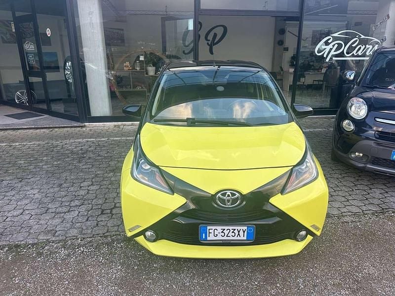 Usata Toyota Aygo Cool 69 CV (50 kW) 2017 Giallo e nero Utilitaria