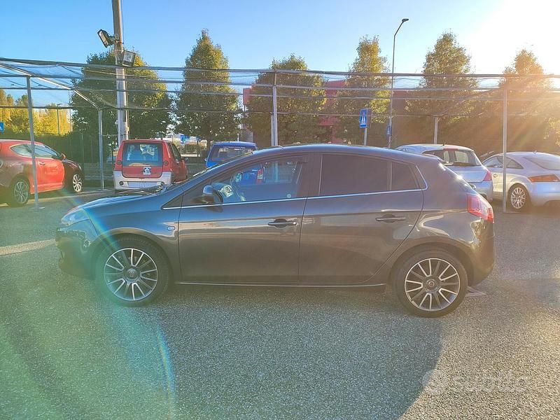 Usata Fiat Bravo Dynamic 120 CV (88 kW) 2010 Marrone Utilitaria