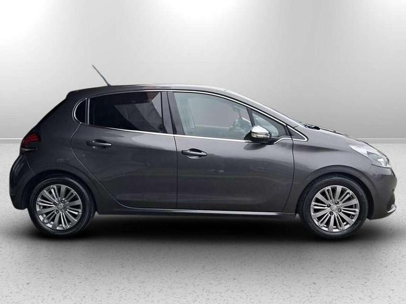 Usata Peugeot 208 Signature Sky 102 CV (75 kW) 2019 Grigio Utilitaria