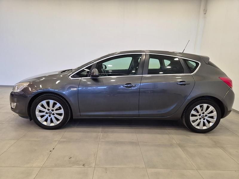 Usata Opel Astra 125 CV (91 kW) 2010 Grigio Berlina