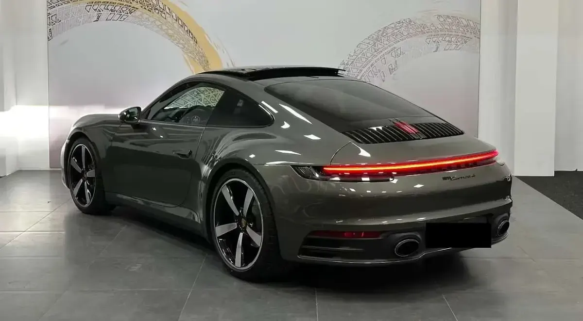 Usata Porsche 911 Carrera 4 385 CV (283 kW) 2024 Grigio Coupé