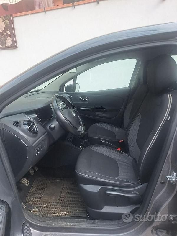 Usata Renault Captur Zen 90 CV (66 kW) 2017 SUV