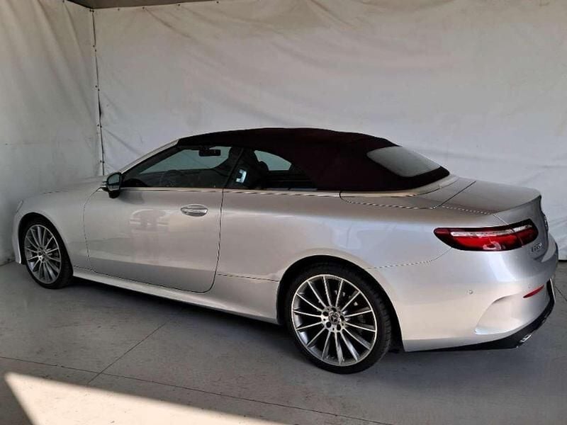 Begagnad Mercedes E220 Premium Plus 194 HK (142 kW) 2019 Grå Cab