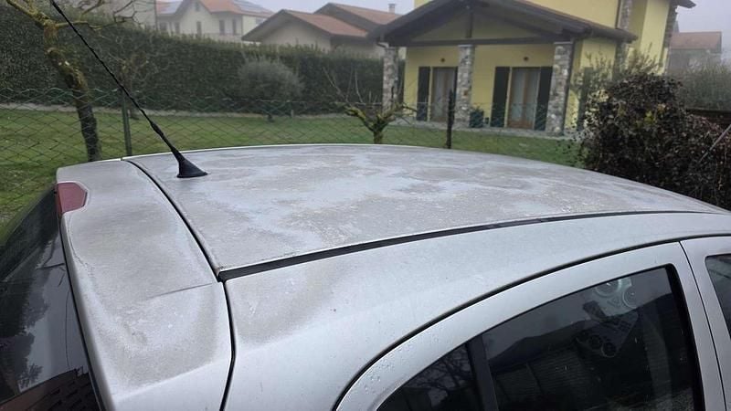 Usata Opel Corsa 80 CV (58 kW) 2010 Argento Berlina