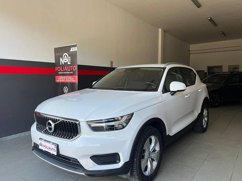 Usata Volvo XC40 Momentum 129 CV (94 kW) 2021 Bianco SUV