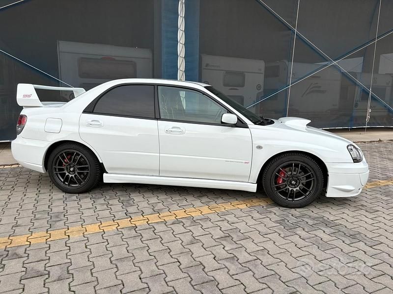 Bianco Usata 2004 Subaru Impreza Tre volumi | 28.000 € (Buon prezzo) - Immagine 1/4