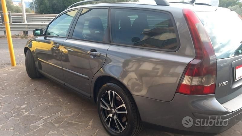 Usata Volvo V50 Momentum 135 CV (99 kW) 2006 Grigio Station wagon