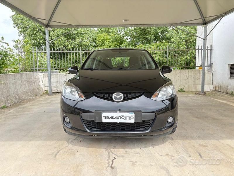 Usata Mazda 2 75 CV (55 kW) 2009 Nero Berlina