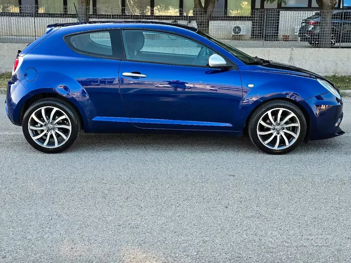 Usata Alfa Romeo MiTo 95 CV (69 kW) 2017 Bluazzurro Utilitaria