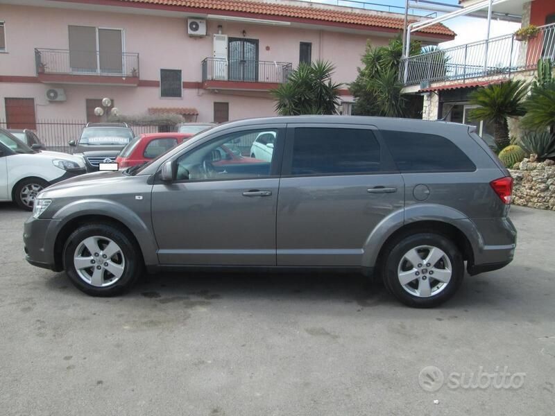 Usata Fiat Freemont Lounge 170 CV (125 kW) 2012 Grigio SUV