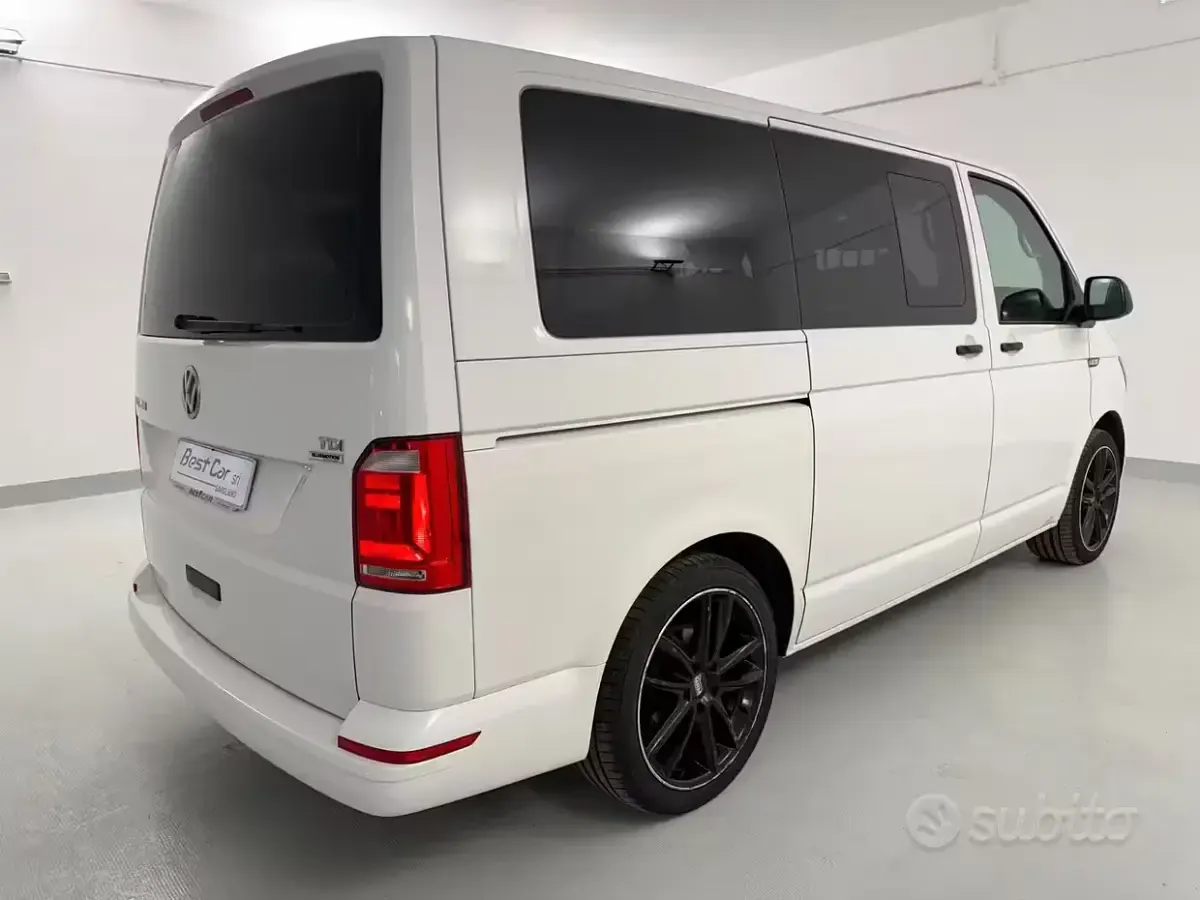 Usata VW Multivan Trendline 150 CV (110 kW) 2016 Bianco Monovolume