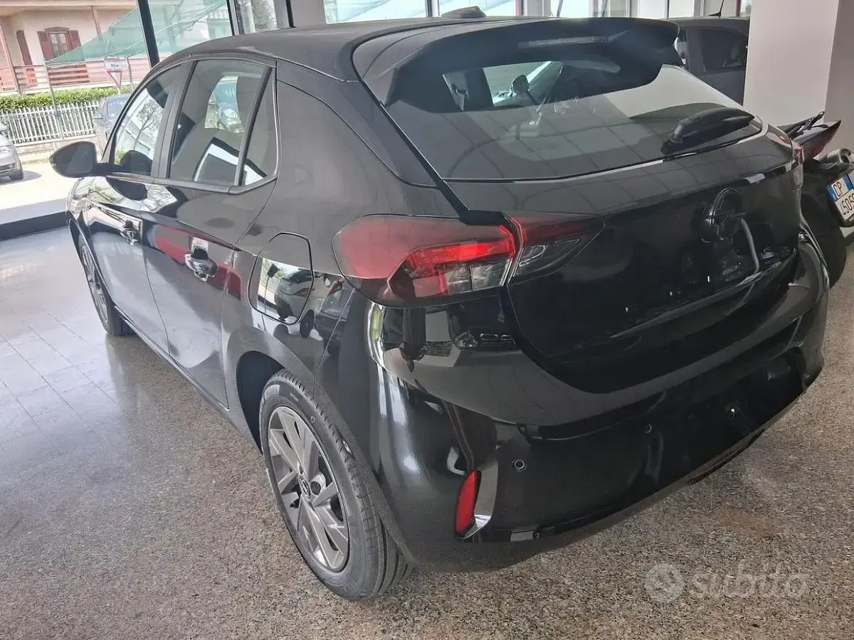 Nuova Opel Corsa 101 CV (74 kW) 2026 Nero Utilitaria