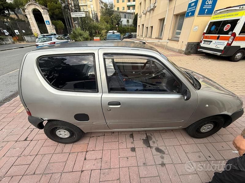 Usata Fiat 600 54 CV (39 kW) 2007 Grigio Utilitaria