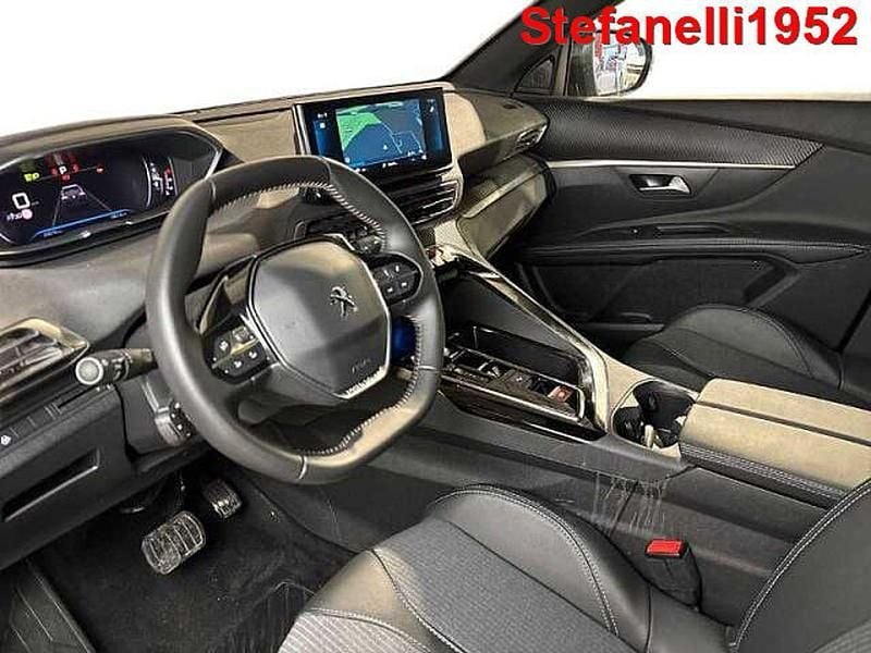 Usata Peugeot 5008 Allure 131 CV (96 kW) 2024 Gris platinum SUV