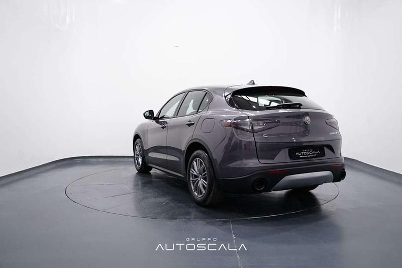 Usata Alfa Romeo Stelvio Super 209 CV (153 kW) 2023 Grigio vesuvio SUV