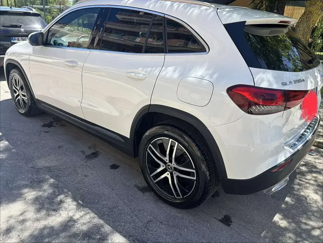 Usata Mercedes GLA200 150 CV (110 kW) 2023 Bianco SUV