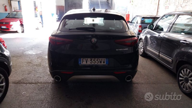 Usata Alfa Romeo Stelvio 179 CV (131 kW) 2017 Nero SUV