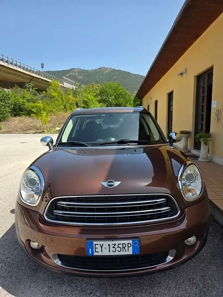 Usata Mini One Countryman 98 CV (72 kW) 2015 Marrone SUV