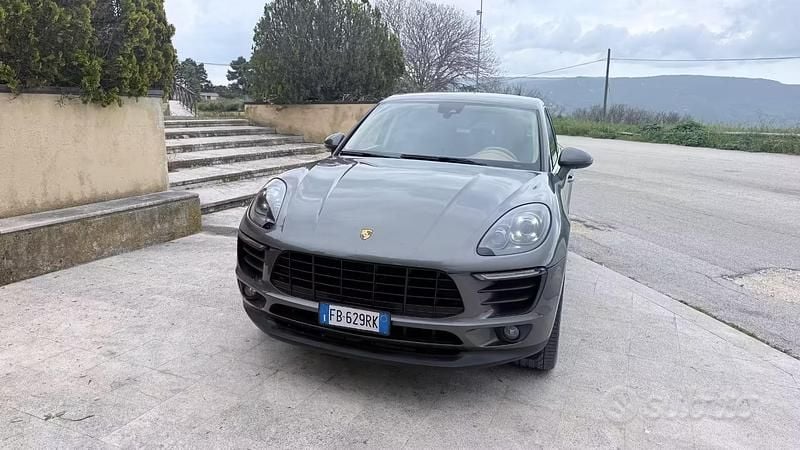 Usata Porsche Macan 258 CV (189 kW) 2015 Grigio SUV