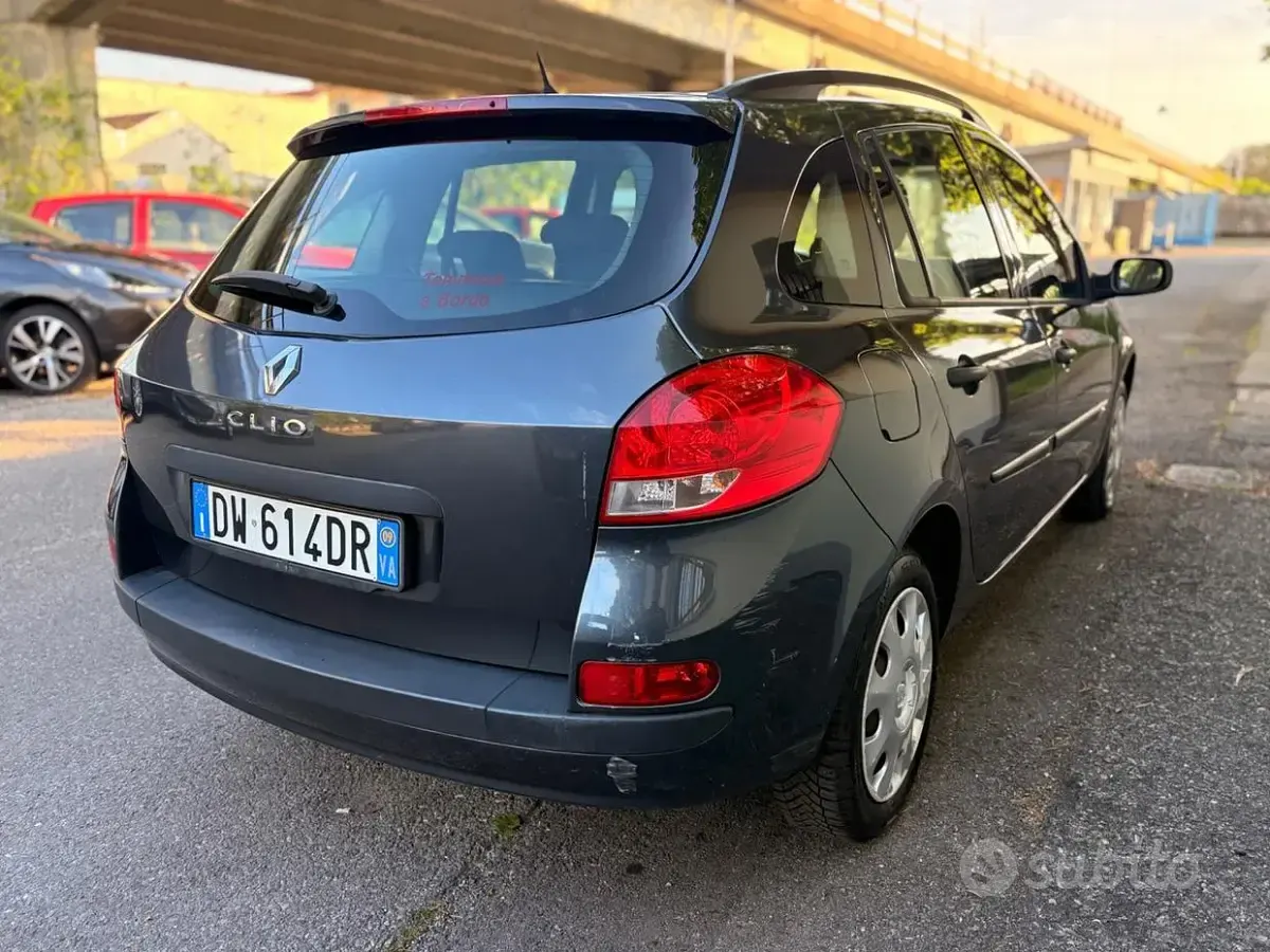 Usata Renault Clio 75 CV (55 kW) 2009 Grigio Station wagon