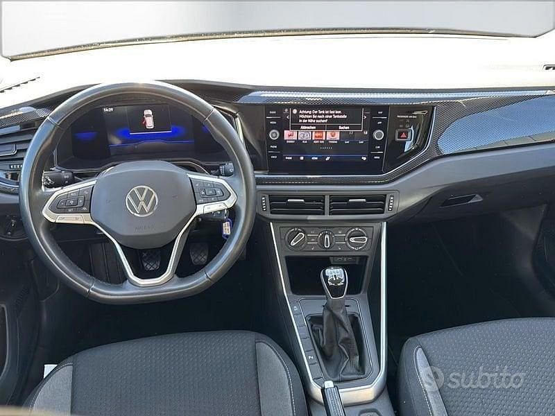 Usata VW Polo Life 95 CV (69 kW) 2023 Nero Utilitaria
