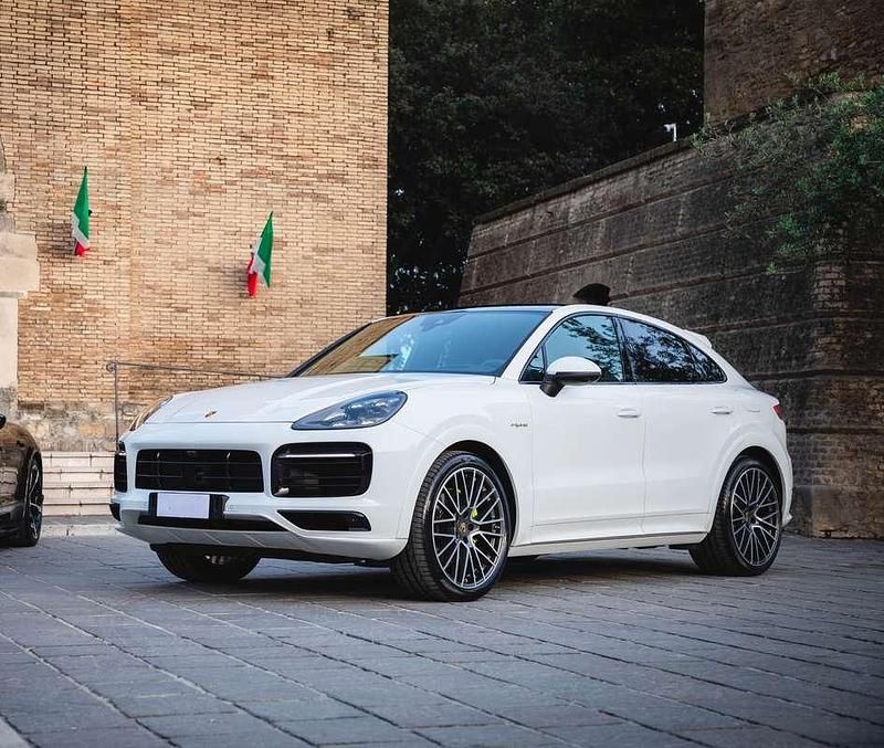 Bianco Usata 2021 Porsche Cayenne Coupe Coupé | 79.000 € (Cara) - Immagine 1/4