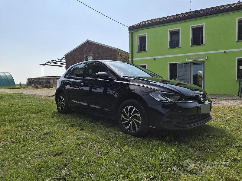 Usata VW Polo Life 80 CV (58 kW) 2023 Nero Utilitaria