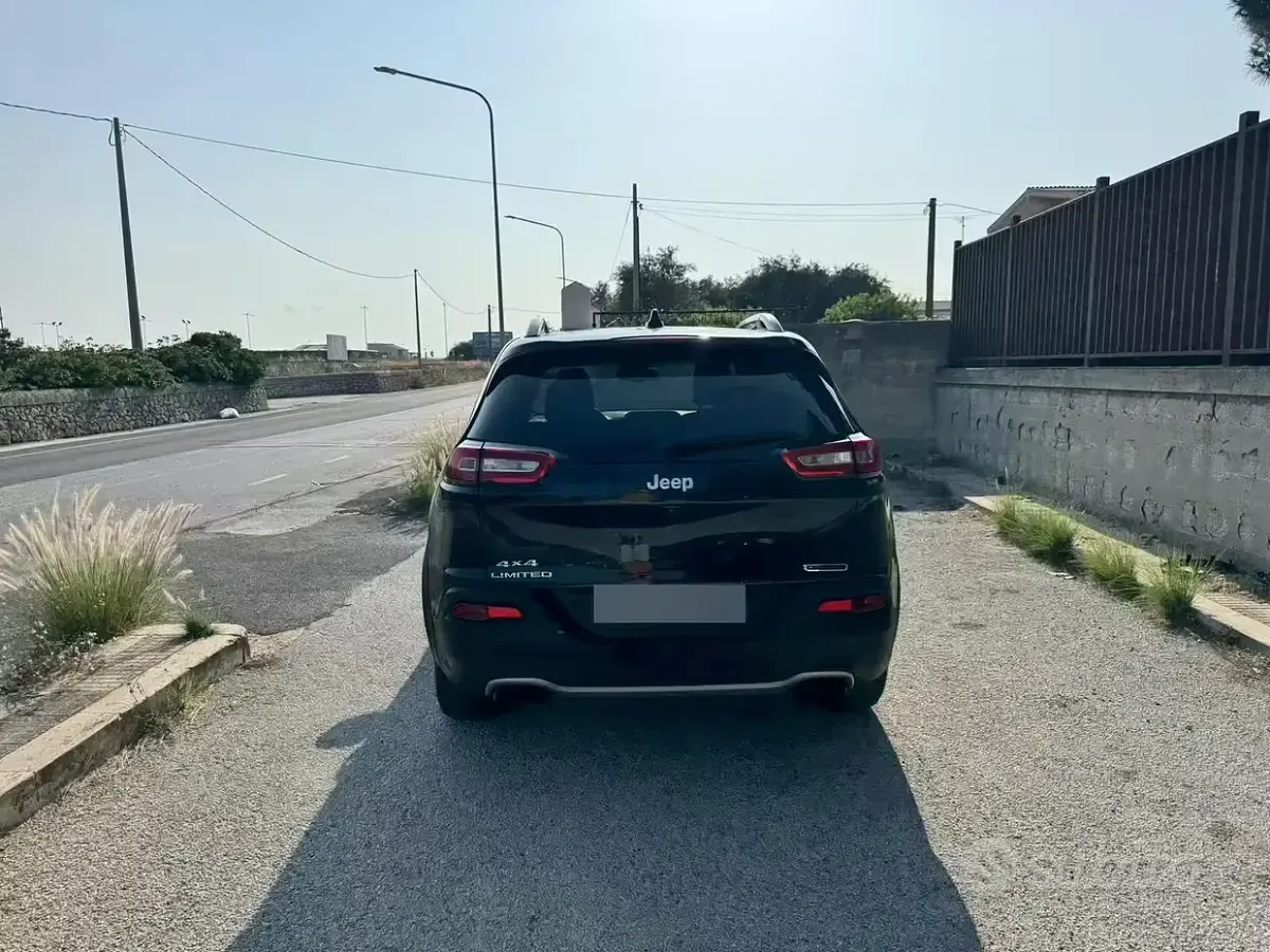 Usata Jeep Cherokee 200 CV (147 kW) 2016 Bluazzurro SUV