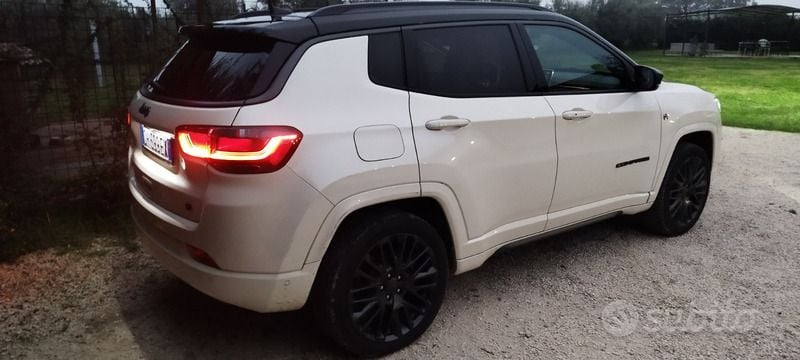 Usata Jeep Compass 240 CV (176 kW) 2022 Bianco SUV