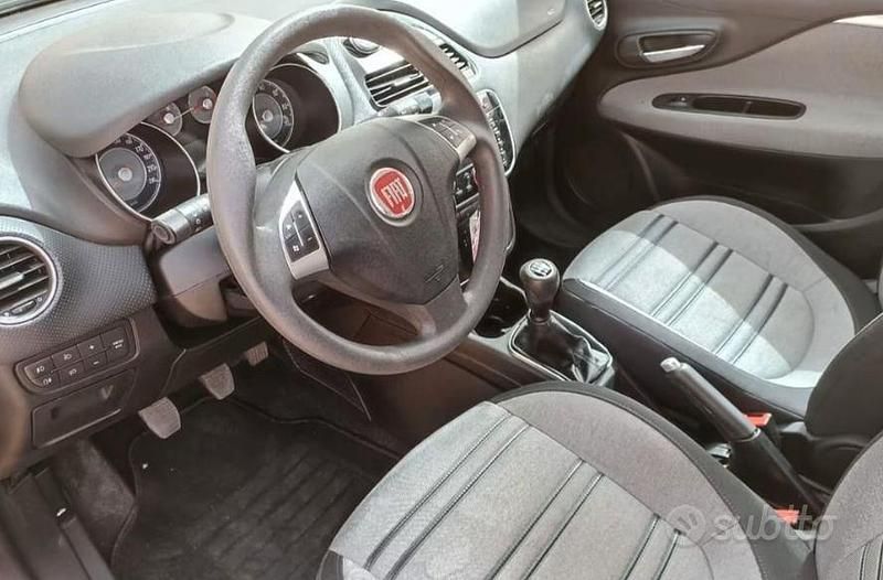 Usata Fiat Punto Evo Emotion 95 CV (69 kW) 2011 Grigio Utilitaria