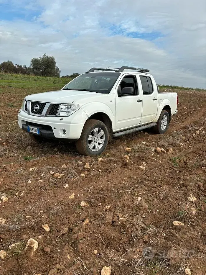 Usata Nissan Navara 171 CV (125 kW) 2006 Bianco Pick-up