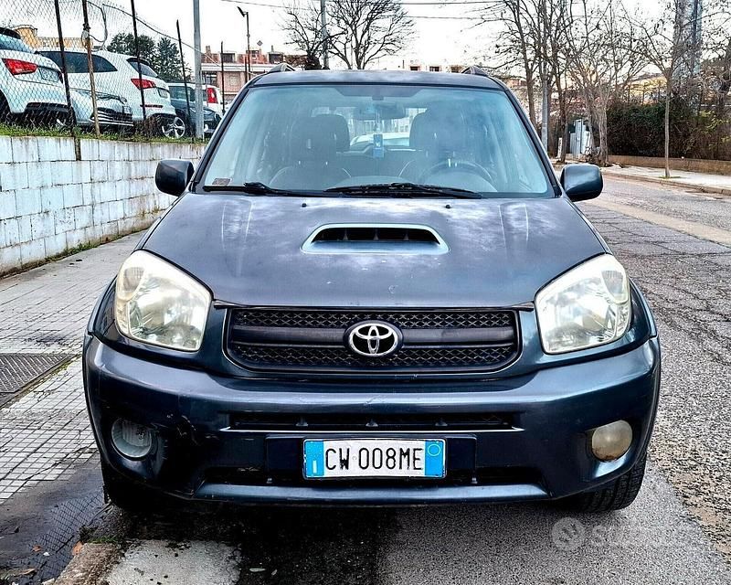 Second-hand Toyota RAV4 Sol 116 CP (85 kW) 2005 Gri SUV