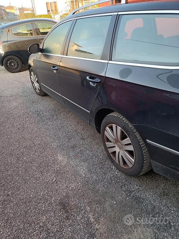 Usata VW Passat 150 CV (110 kW) 2006 Nero Station wagon