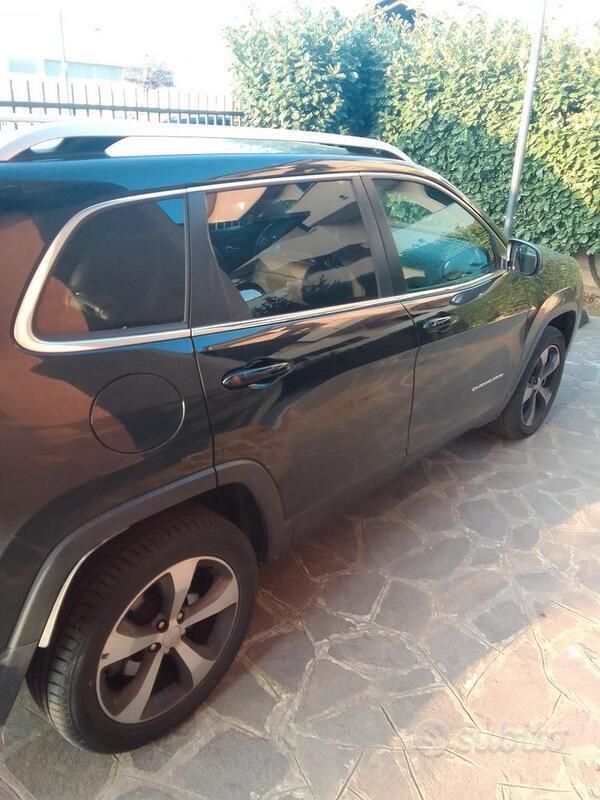 Usata Jeep Cherokee 194 CV (142 kW) 2018 Nero SUV