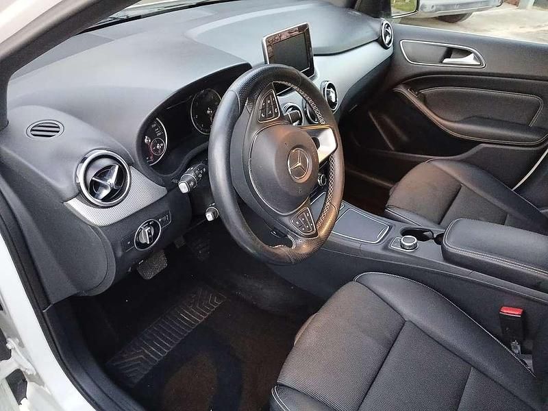 Usata Mercedes B180 109 CV (80 kW) 2016 Bianco Monovolume